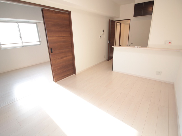 居室・リビング　※同系タイプ他号室の写真です