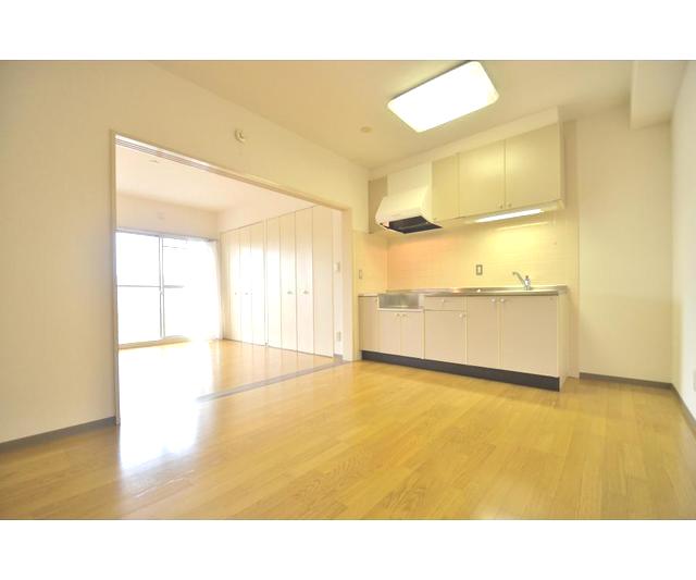 居室・リビング　写真：設備同仕様の別物件です