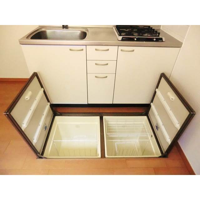 収納　キッチンの床下収納