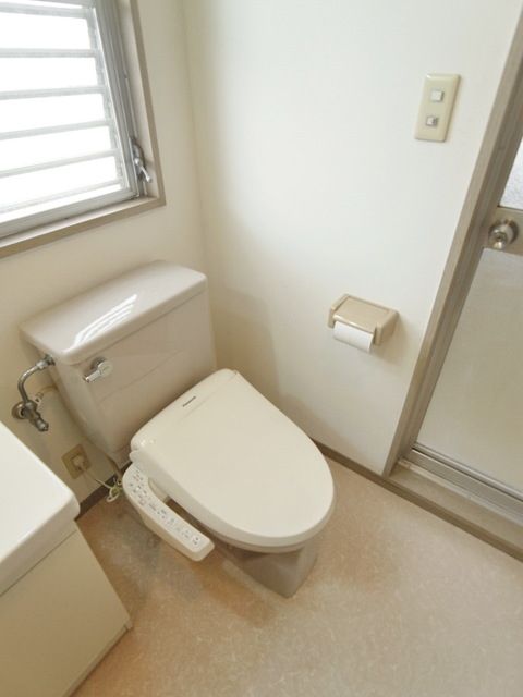 トイレ　温水洗浄便座