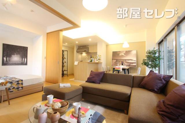 居室・リビング　３０１号室の写真になります。