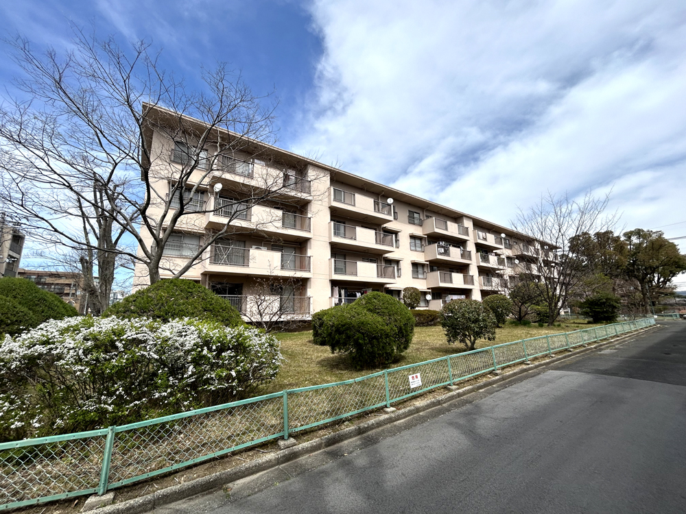 西大寺住宅7号棟の外観写真
