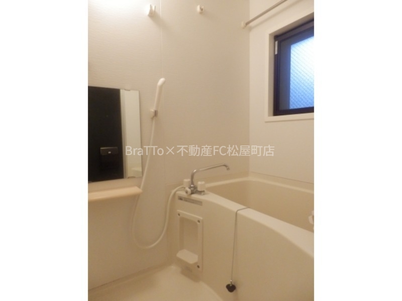 バス・シャワールーム　バス（浴室乾燥機付き）