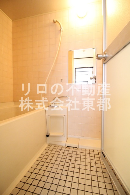 バス・シャワールーム　足が伸ばせる広々バスタブでリラックス♪