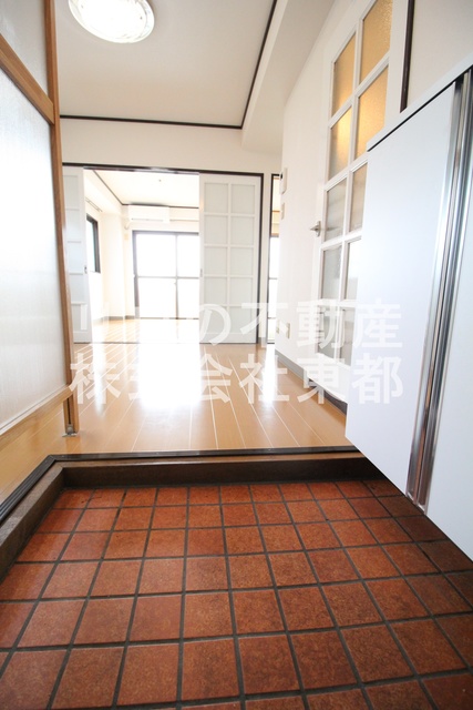 玄関　すっきりシンプルな玄関スペースです！