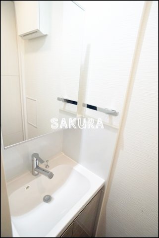 洗面設備　身支度に欠かせない独立洗面台♪