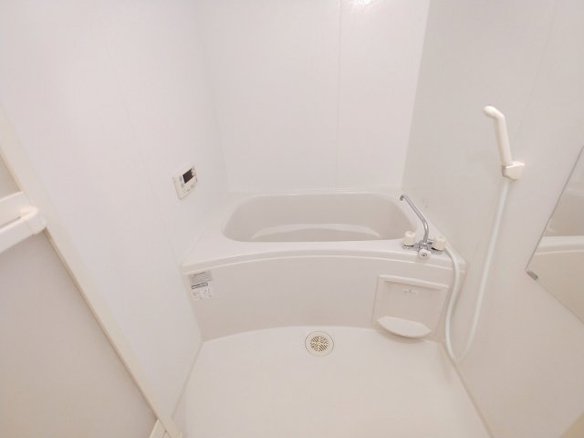 バス・シャワールーム　ゆったり過ごせるお風呂です