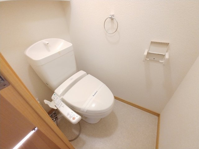 その他　温水洗浄便座つき