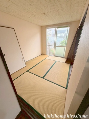 玄関　写真は別号室となります。