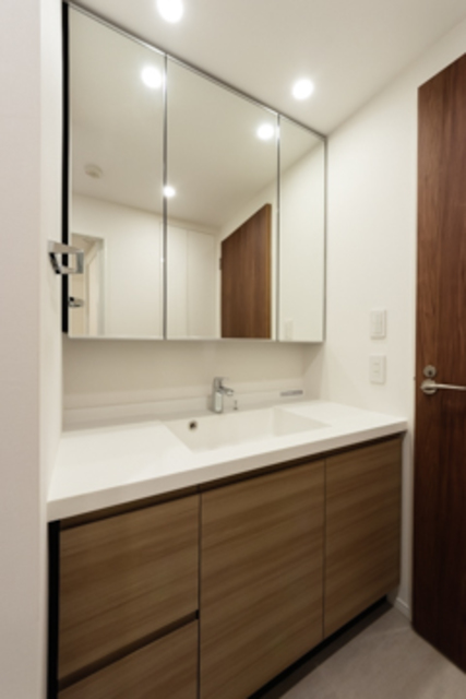 洗面設備　※写真は同タイプ住戸です。