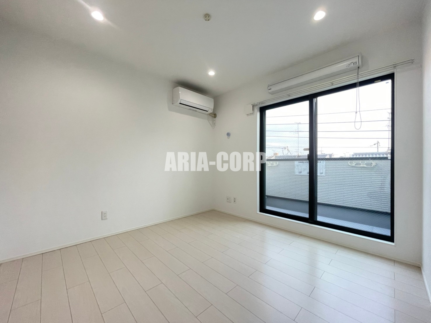 居室・リビング　広々としたお洒落な空間！レイアウトに困らない広さです♪