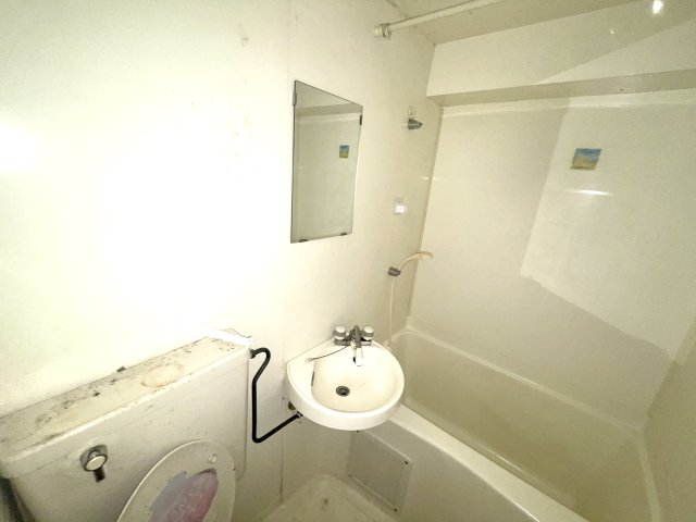 洗面設備　浴室内に洗面台付き！