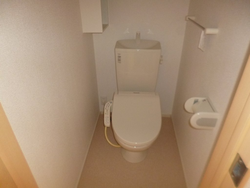 トイレ　シャワー付き暖房便座