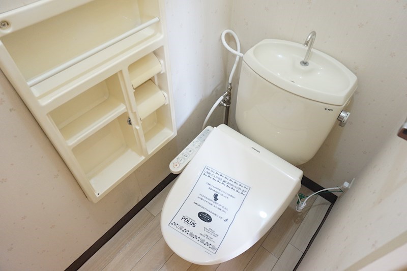 トイレ　快適な温水洗浄便座