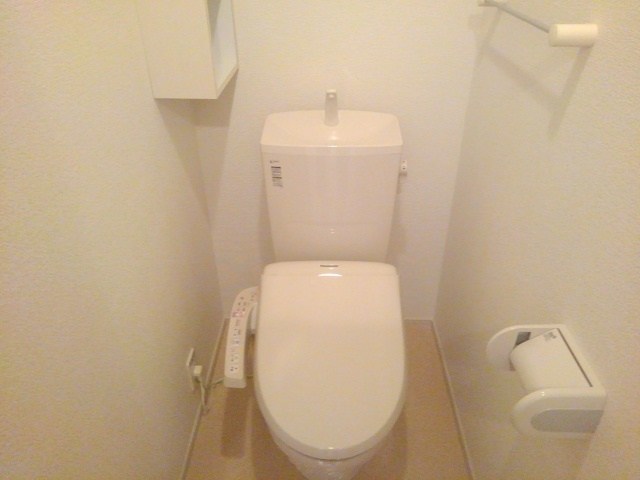 トイレ　快適なウォシュレット付き