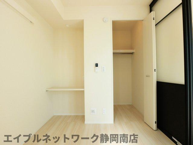 収納　同イメージ反転