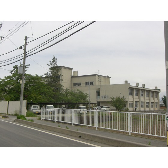中学校　上田市立第一中学校（中学校）まで4841m