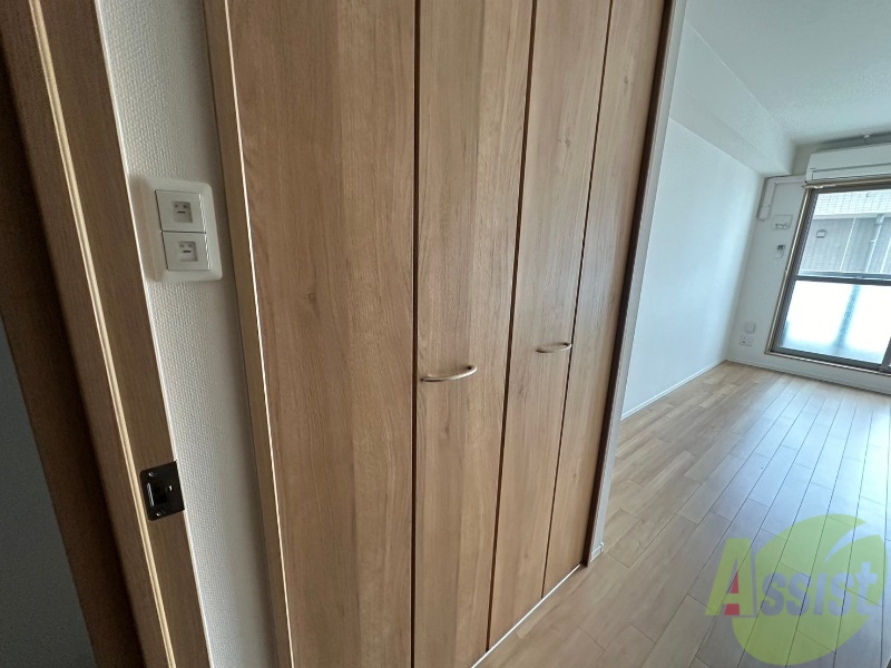 収納　収納スぺースはコチラです。横幅がありそうですね。