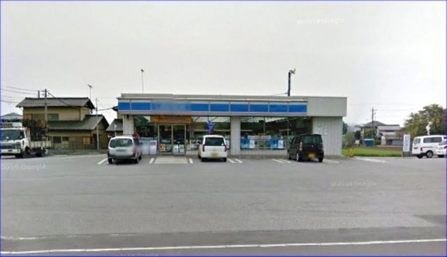 コンビニ　ローソン（コンビニ）まで762m