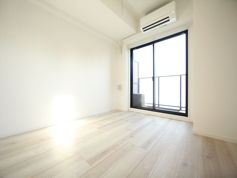 バルコニー　洋室6.6帖　クローゼット付　エアコン完備　バルコニー