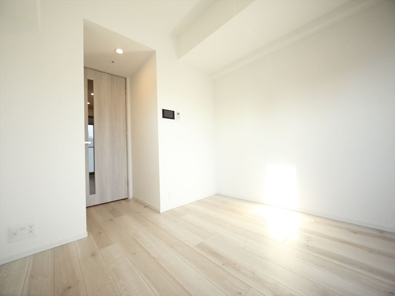 居室・リビング　洋室6.6帖　クローゼット付　エアコン完備　バルコニー