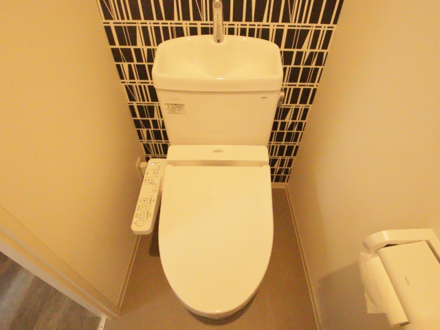 トイレ　※他号室の参考写真になります。