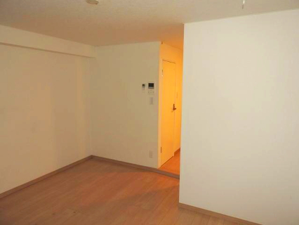 その他部屋・スペース　落ち着いて過ごせるお部屋なので、寝室にいかがでしょうか