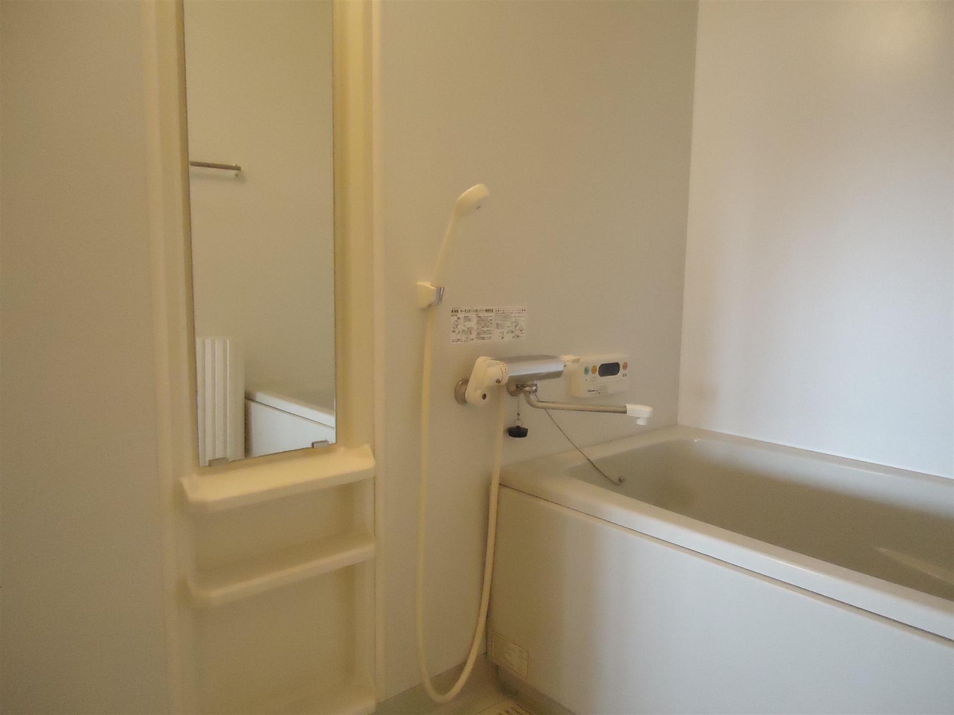 バス・シャワールーム　※同物同タイプ別室の写真です