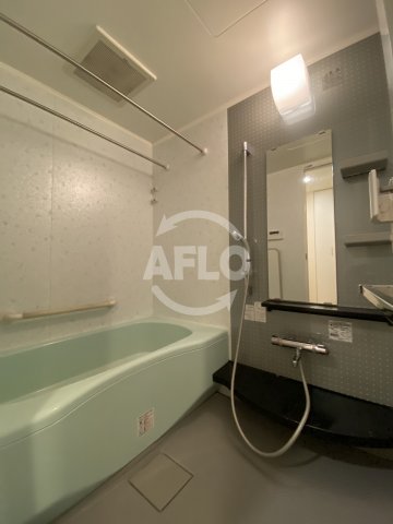 バス・シャワールーム　ポートヴィラ靭公園　浴室