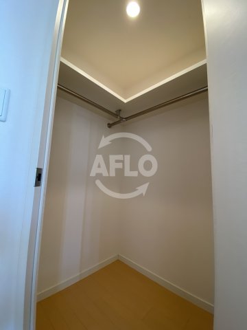 収納　ポートヴィラ靭公園　ウォークインクローゼット