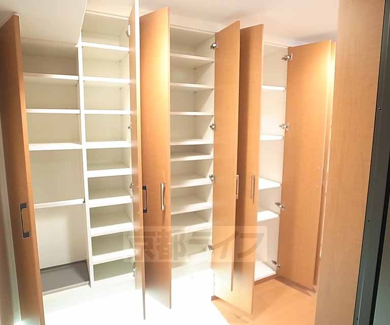 玄関　収納付きの玄関！