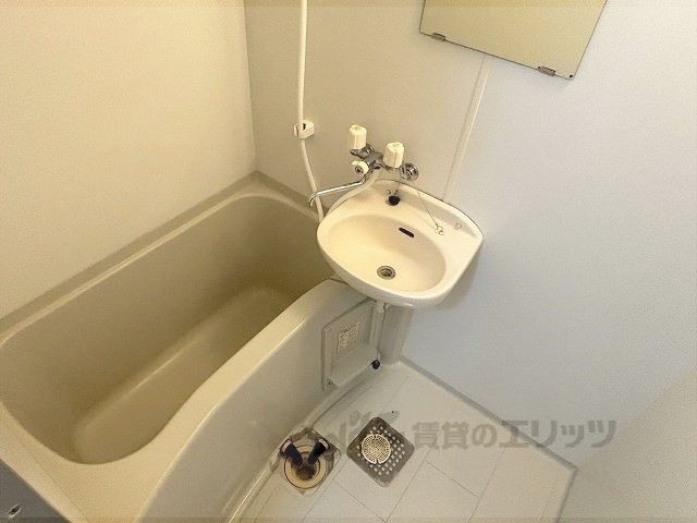 バス・シャワールーム　バス