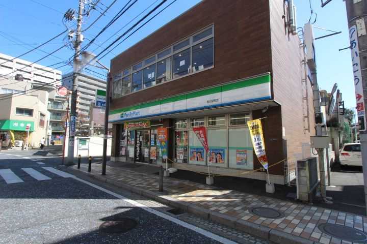 コンビニ　ファミリーマート市川駅東店（コンビニ）まで282m