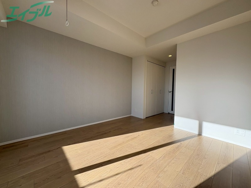 居室・リビング　同物件別室写真