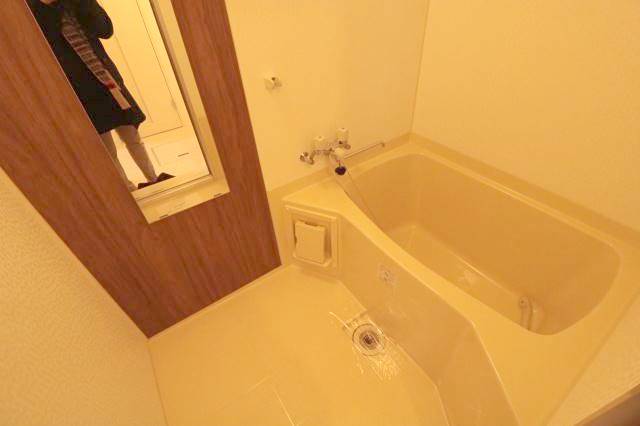 バス・シャワールーム　清潔感のある浴室♪