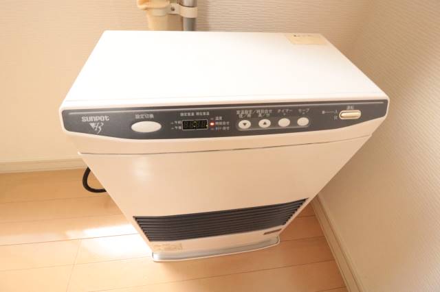 その他設備　灯油暖房♪暖か♪