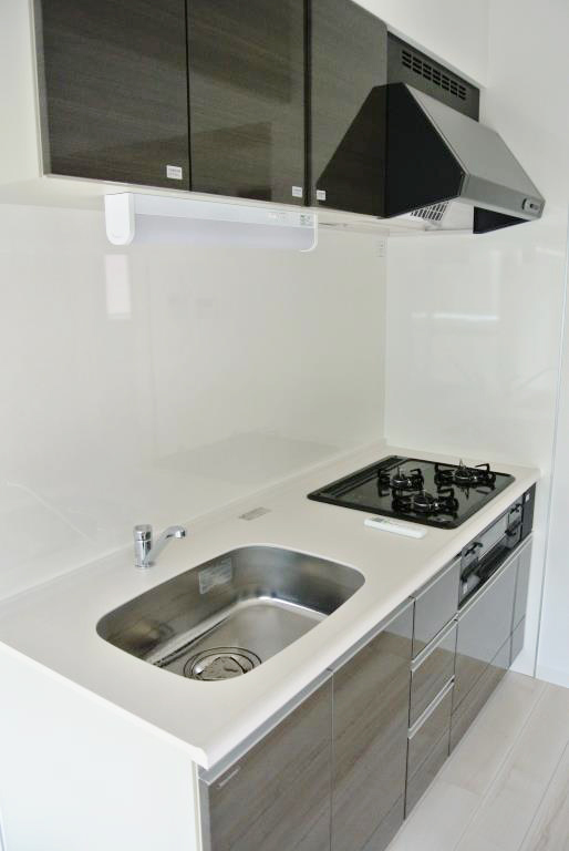 キッチン　★3口コンロ、グリル付きシステムキッチン★