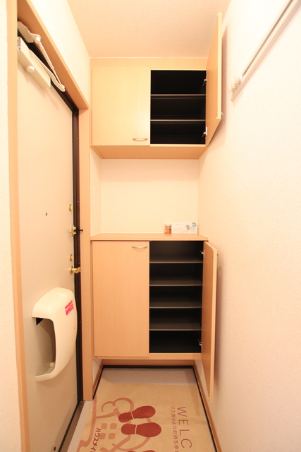 玄関　下駄箱収納