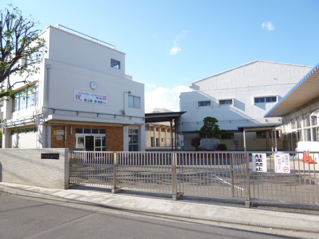 中学校　横浜市立泉が丘中学校（中学校）まで500m