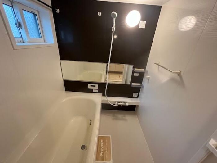 バス・シャワールーム　同メーカーの類似モデルの写真です