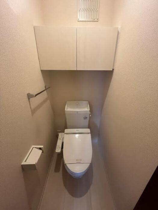 トイレ　同メーカーの類似モデルの写真です