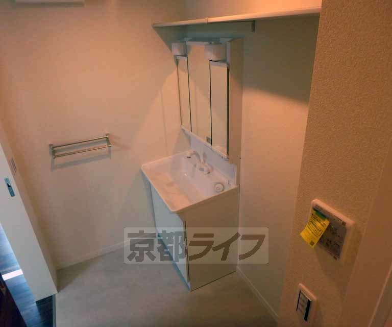 洗面設備　便利な独立洗面台