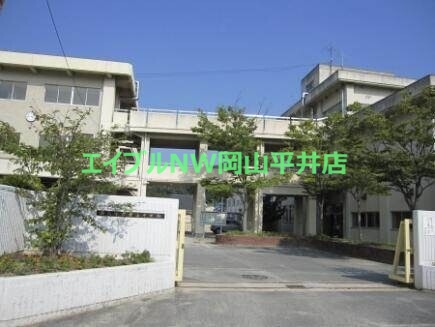 中学校　岡山市立操山中学校（中学校）まで742m