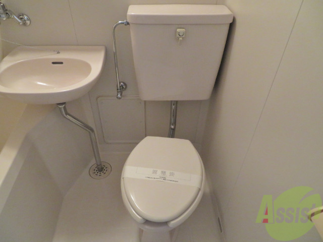 トイレ　お風呂に入ったついでにトイレの掃除もできそうですね。