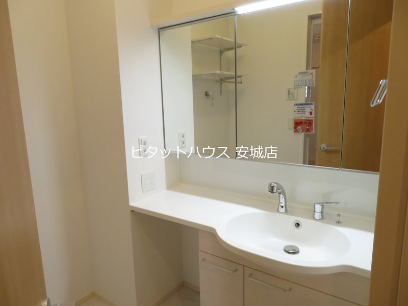 洗面設備　同物件別部屋