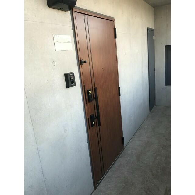 玄関　※別部屋参考写真