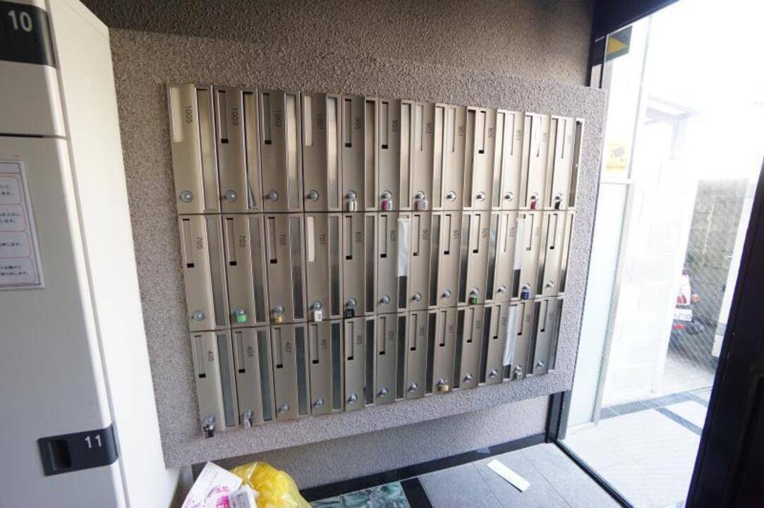 エントランス　メールBOX