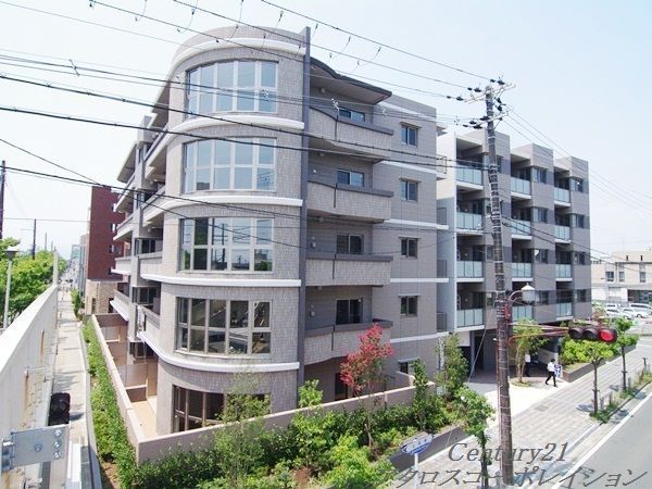 建物外観　安心のオートロック付き♪
