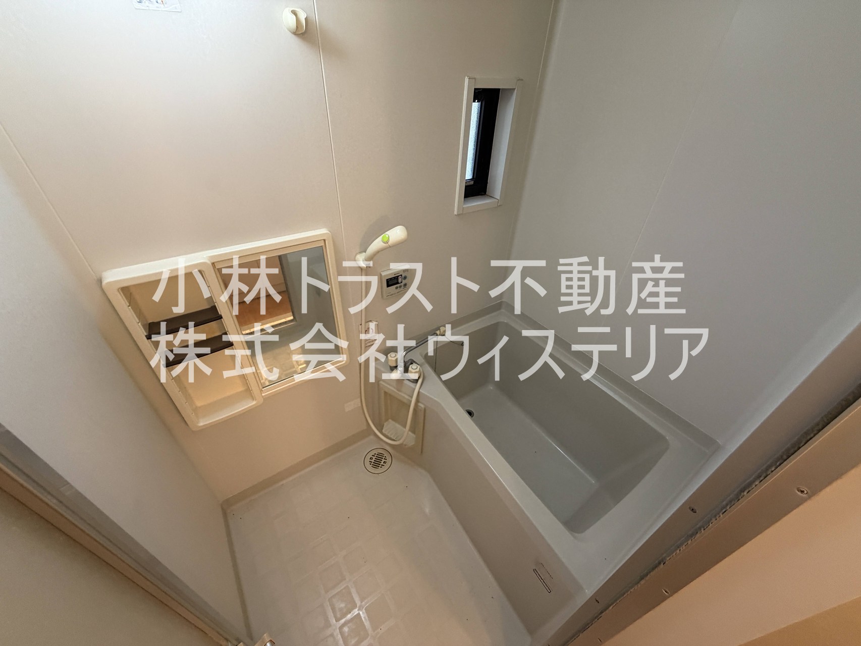 バス・シャワールーム　窓あり