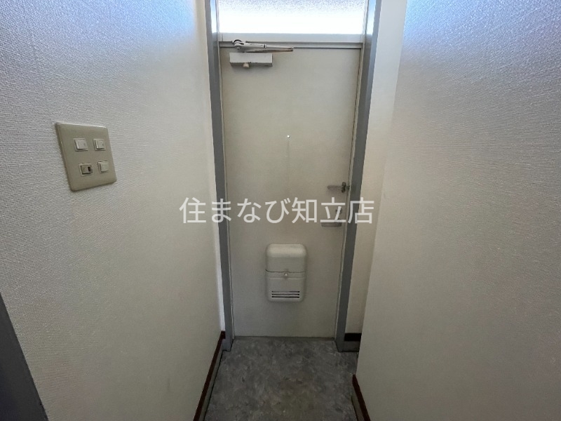 玄関　同型別部屋写真